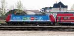 146 017-9 mit Werbung f�r den VVO in Radebeul-Ost am 12.04.2016.