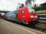 146 210-0 mit Doppelstockwagen in Geislingen Steige und der Werbung: uf den schönsten Strecken das Ländle entdecken;  Regio Baden-Württemberg.Am 02.10.2022.