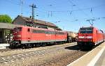 151 145-0 und 146 216-7 in Amstetten am 05.0.2010.