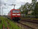 Die 152 082-4 (91 80 6152 082-4 D-DB) der DB Cargo AG setzt am 24 Mai 2024 in Kreuztal auf dem Stumpfgleis um.

Die Siemens ES64F wurde 1999 noch von Krauss-Maffei in München-Allach unter der Fabriknummer 20209 gebaut.