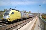 182 561-1 Siemens Dispolok ES 64 U2 061 mit IC in Westerstetten am 20.04.2003.