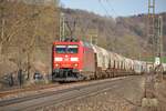185 155-9 mit einem Getriedezug bei Amstetten am 20.03.2012.