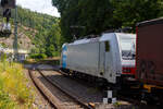 Die an die TXL - TX Logistik AG (Troisdorf) vermietete Railpool 186 284-6 (91 80 6186 284-6 D-Rpool), fährt am 05 Juli 2025 mit einem Magetra-KLV-Zug durch Kirchen an der Sieg in Richtung Köln 

Die Bombardier TRAXX F140 MS wurde 2009 von Bombardier in Kassel unter der Fabriknummer 34756 gebaut und war ursprünglich für die CBRail als E 186 915 vorgesehen, wurde aber im Juli 2010 als 186 284-6 an die Railpool, mit den Zulassungen/Länderpaketen für Deutschland, Österreich und Italien (D/A/I), geliefert. Von 2010 bis 2017 fuhr sie für die Lokomotion Gesellschaft für Schienentraktion mbH (München) und war in Italien als 91 80 6186 284-6 IT-RTC eingestellt.