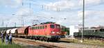 139 262-0 in Amstetten, rechts steht die 194 278-0 in einer Ausstellung am 11.09.2010.