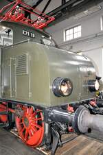 E 71 19 im Bahnpark Augsburg am 25.10.2009.