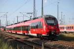 442 851 als S3(Gstrow-Warnemnde)musste am Abend des 12.06.2015 im Rostocker Hbf zur freude des Fotografen vor dem Hp0 Signal im Rostocker Hbf warten.