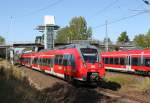 442 342-2 als S1 von Warnemnde nach Rostock Hbf bei der Ausfahrt im Haltepunkt Rostock-Marienehe.25.09.2015