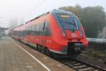 442 349-7 als S1 von Warnemnde-Werft nach Rostock Hbf kurz vor der Ausfahrt im Haltepunkt Rostock-Holbeinplatz.30.10.2015