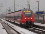 Nach der Ausfahrt vom 429 026-8 hatte,am 16.Januar 2016,der RE aus Stralsund kommende 442 344 in Bergen/Rügen Einfahrt.