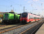 Am Mittag des 13.11.2020 traf HVLE/BUG 203 105-2 auf 442 358 im Rostocker Hbf.