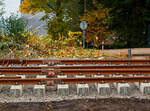 Die Weichen 25 und 26 beim Bahnhof Herdorf sind beide am 12 Oktober 2025 eingebaut, müssen noch eingeschottert werden.