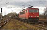DB Schenker 155 168-8 mit gemischten G�terzug am 22.02.2014 in Leipzig-Thekla