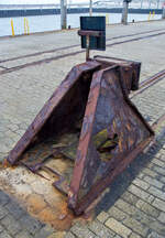 Einer der beiden Prellböcke auf dem Kai vom Hafen Wangerooge (Wangerooge Westanleger) der Wangerooger Inselbahn (der DB Fernverkehr AG bzw.