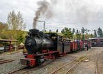 Die FGF Lok 4 vom Fortuna Feld- und Grubenbahnmuseum eine Krauss Typ XLVII p schmalspurige (600 mm) Schlepptender-Dampflokomotive der Gattung Bn2t, steht am 16.04.2011 im Museum Solms-Oberbiel, mit