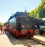   Ansicht von der Tenderseite: Die schwere Güterzug-Dampflokomotive 44 508, ex DB 044 508-0, steht am 05.05.2018 vor dem Lokschuppen vom Erlebnisbahnhof Westerwald der Westerwälder