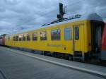 Funkmesswagen 63 80 99-94 900-7 Heimatbf:Dortmund zwischen den beiden Loks 110 469-4 und 115 278-4,am 09.Mai 2012,in Bergen/R�gen.