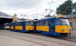 Stra�enbahn / Stadtverkehr Leipzig; T 4 D-M1 Nr.2157 und 2190 von CKD Tatra Bajahr 1986 stehen im Betriebshof des Tram-Museums in Leipzig f�r die Abgabe nach Dnipro bereit; im Hintergrund das