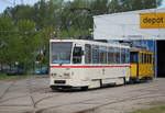 Tatra T6A2(704)mit Wagen 26 beim Rangieren auf dem Gelnde des Depot 12 in Rostock-Marienehe.20.05.2017