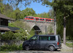 Ade Dieselloch am  badischen Triumphbogen .

644 041 auf dem gut versteckten Steinaviadukt zwischen Tiengen und Lauchringen. April 2026.