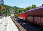 Die 185 315-9 (91 80 6185 315-9 D-DB) der DB Cargo AG f�hrt am 28 Juli 2026 mit einem Kohlezug durch Kirchen (Sieg) in Richtung K�ln. Der Zug besatnd aus vierachsigen offenen Sch�ttgutwagen mit schlagartiger Schwerkraftentladung und hydraulischem Klappenverschlusssystem der Gattung Falns.

Die TRAXX F140 AC2 wurde 2007 von Bombardier in Kassel unter der Fabriknummer 34183 gebaut.

Nachmals einen Gru� an den netten Lokf�hrer zur�ck. 