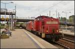 DB Schenker 298 309 mit der aufgeb�gelten 185 152 und Knickkesselwagen am 08.06.2013 in Eberswalde Hbf