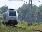 4746 806 der ODEG in Binz. Foto durch einen Zaun entstanden.