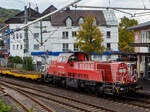 Die an die HERING Bahnbau GmbH (Burbach) 261 005-3 „Molly“ (92 80 1261 005-3 D-NRAIL), eine Voith Gravita 10 BB der der northrail GmbH (Kiel), hat am 29 September 2025 einen Bauzug der
