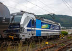 Die an die RTB Cargo - Rurtalbahn Cargo GmbH (RATH Gruppe) vermietete SIEMENS Vectron AC 193 999-0 „Győr“ (91 80 6193 999-0 D-Rpool) fährt am 10 Juni 2025 mit einem, laut