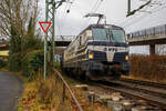 Die an die Retrack Germany GmbH, Hamburg (Tochter der VTG Rail Logistics Deutschland GmbH) vermietete Siemens Vectron AC 193 817-4 (91 80 6193 817-4 D-Rpool) der Railpool fährt am 29 November