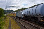 Die an die RTB Cargo vermietete SIEMENS Vectron MS 6193 140-1 (91 80 6193 140-1 D-Rpool) der Railpool GmbH in München fährt am 12 Juni 2024, mit einem Kesselwagenzug, durch Scheuerfeld/Sieg