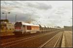 hvle V 460.3 / 264 008 mit firmeneigenen Faccns-Wagen am 28.09.2013 in Berlin Sch�nefeld-Flughafen
