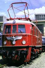 E 19 01 bei der Ausstellung 100 Jahre elektrische Lokomotive in München Freimann am 25.05.1979.