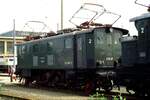 E 32 27 bei der Ausstellung 100 Jahre elektrische Lokomtive in München-Freimann am 16.05.1979.