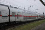 IC 2 Doppelstock-Wagen am 10.11.2024 im Rostocker Hbf.