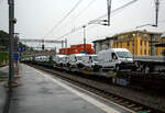 Vierachsige (2 x 2-achsiger) lange Flachwageneinheit mit abgesenktem Fußboden und Radvorlegern der TRANSWAGGON GmbH, der Gattung Laadkks (TWA 850 RV), 27 80 4348 218-3 D-TWA, beladen mit 5 FIAT Nutzfahrzeuge), am 02 August 2019 im Zugverband bei einer Zugdurchfahrt im Bahnhof Bellinzona.

TECHNISCHE DATEN:
Gattung: Laadkks (TWA 850 RV)
Spurweite: 1.435 mm
Anzahl der Achsen: 4 (2 x 2)
Länge über Puffer: 30.980 mm
Ladelänge: 29.740 mm 
Ladebreite: 3.100 mm 
Fußbodenhöhe über SOK: 850 / 1.000 mm
Höchstgeschwindigkeit: 100 km/h (beladen) / 120 km/h (leer)
Eigengewicht: 29.200 kg
Nutzlast: 42,8 t ab Streckenklasse B
Achsabstände: 9.000 mm / 6.480 mm / 9.000 mm 
Kleinster befahrb. Gleisbogenhalbmesser: 75 m
Bremse: 2x KE-GP-A (LL)
Intern. Verwendungsfähigkeit: RIV
