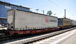 Taschenwagen 31 80 4993 889-3 TEN D-DB Sdggmrs 738.1 beladen mit DB Schenker und transpad Sattelauflieger in osenheim am 18.08.2022.