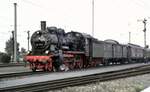 38 1772 mit Preußischen Schnellzug bestehend aus Pw 4-Pr 16; C 4ü-Pr21, sechsachsiger Teakholz-Speisewagen (1700 D), sowie der sechachsige Salonwagen (Berlin 20) des preußischen