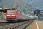 BR 120 152-4 aus dem Bw M�nchen vor ihrem leider unbekannten IC in Richtung Bingen (Rhein), hier in Boppard.