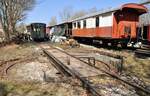 Alb-Bähnle in Amstetten (Teil von UEF), Drehscheibe und abgestellte Wagen am 26.03.2022.