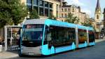 Frankreich, Lothringen, Metz, Place de la R�publique. Die dreiteiligen diesel-elektrischen Hybridbusse METTIS werden von Van Hool auf der Basis der EquiCity Busse gebaut. Kapazit�t: 150 Passagiere, L�nge: 23,820 m. 24.04.2014 