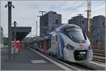 Der SNCF R�giolis tricourant Z31549 in der modifizierten SNCF L�man Express Lackierung ist als LEX (mit einem weiteren R�giolis tricourant) in Lancy Pont Rouge auf der Fahrt nach Coppet. 

28. Juni 2021
