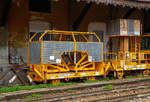   Oberleitungsinstandhaltungs-Wagen mit zwei Haspeln W E RPB MI 0642 A der RFI angestellt am 02.11.2019 beim Bahnhof Sondrio (dt.