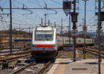 Nun verlässt der Trenitalia Frecciabianca ETR.463.28 (Pendolino) am 14 Juli 2022 den Bahnhof Roma Termini.

Der ETR.463 (von italienisch Elettro Treno Rapido) oder umgangssprachlich auch Pendolino ist ein von Trenitalia betriebener italienischer Neigezug von Fiat Ferroviaria. Noch während die Produktion der ETR.450 im Gange war, wurde mit dem Bau der zweiten Generation von Pendolino-Zügen begonnen. Die 10 Züge wurden 1991 von Italienischen Staatsbahn (FS) bestellt. Seit 2013 gehören die Züge zur Zuggattung Frecciabianca und bedienen von Rom aus Genua, Ravenna (und bis 2020 Reggio Calabria), sowie seit 2021 die Verbindung Venedig–Lecce über die Adriabahn.
