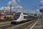 TGV 825 auf ungewohntem Terrain, hier fährt er durch die Haltestelle Lamadelaine kurz vor der Endstation Rodange.