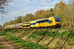 NS 7637 durchfahrt Tilburg Oude Warande am 23 November 2018.