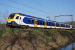 NS 2213 durchfahrt am 18 März 2026 Tilburg Oude Warande und wird von offenbarer Stelle fotografiert.