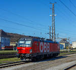 Die ÖBB 1293 080-8 (91 81 1293 080-8 A-ÖBB) eine Siemens Vectron MS (der ÖBB-Produktion GmbH, rangiert solo am 03.April 2025 beim Bahnhof/Rbf Attnang-Puchheim.