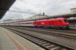 Am 26 Augustus 2021 treft ÖBB 2016 021 samt RE nach Wien Hbf in Bratislava hl.st.
