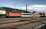 �BB 1044.57 mit IC Mozart und 1018.04 in Attnang-Puchheim am 05.10.1981.