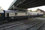 Bei meinem Streifzug �ber das Gel�nde entdeckte ich diese beiden Wagen unter einer Br�cke.